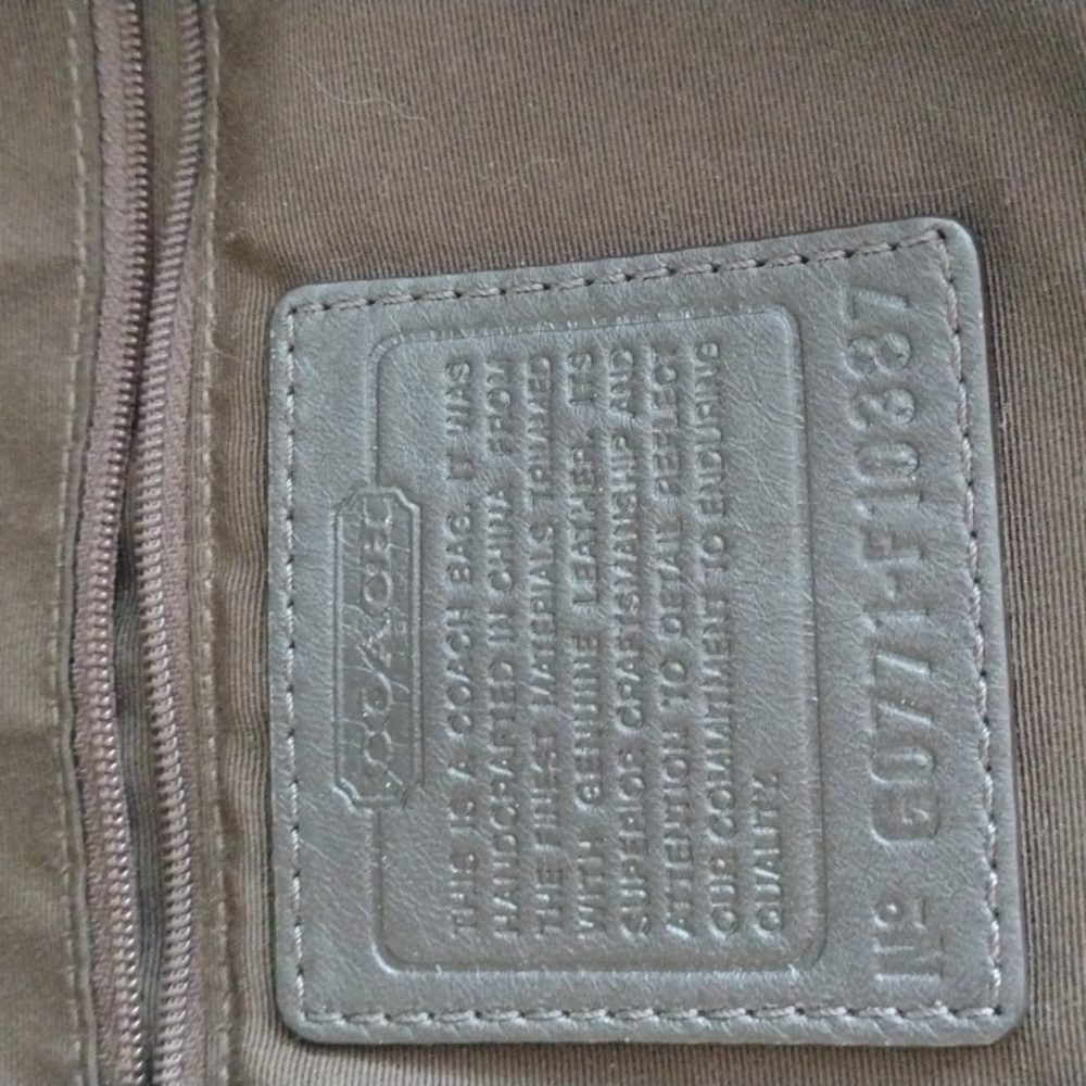 Authentic Coach legacy patchwork bag. - Picture 11 of 12